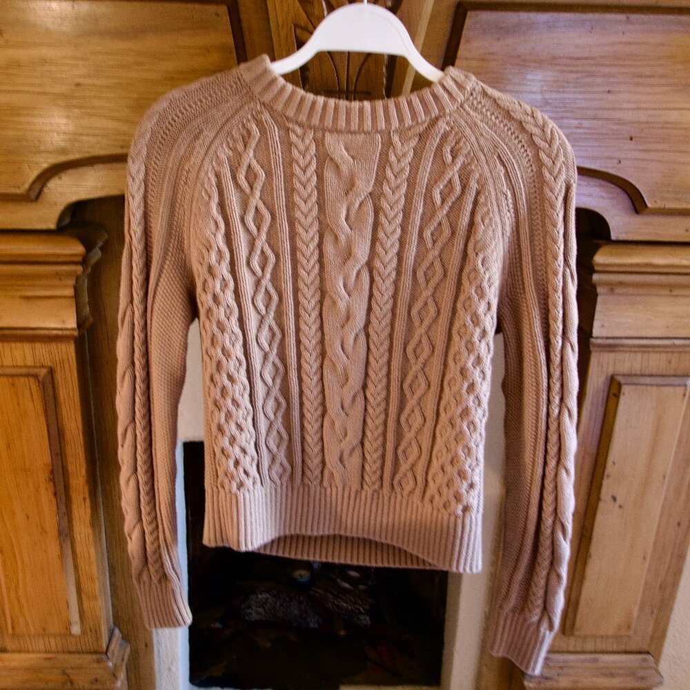 GAP Classic Cable-Knit Sweater in Camel Hair Tan - Size: XS
